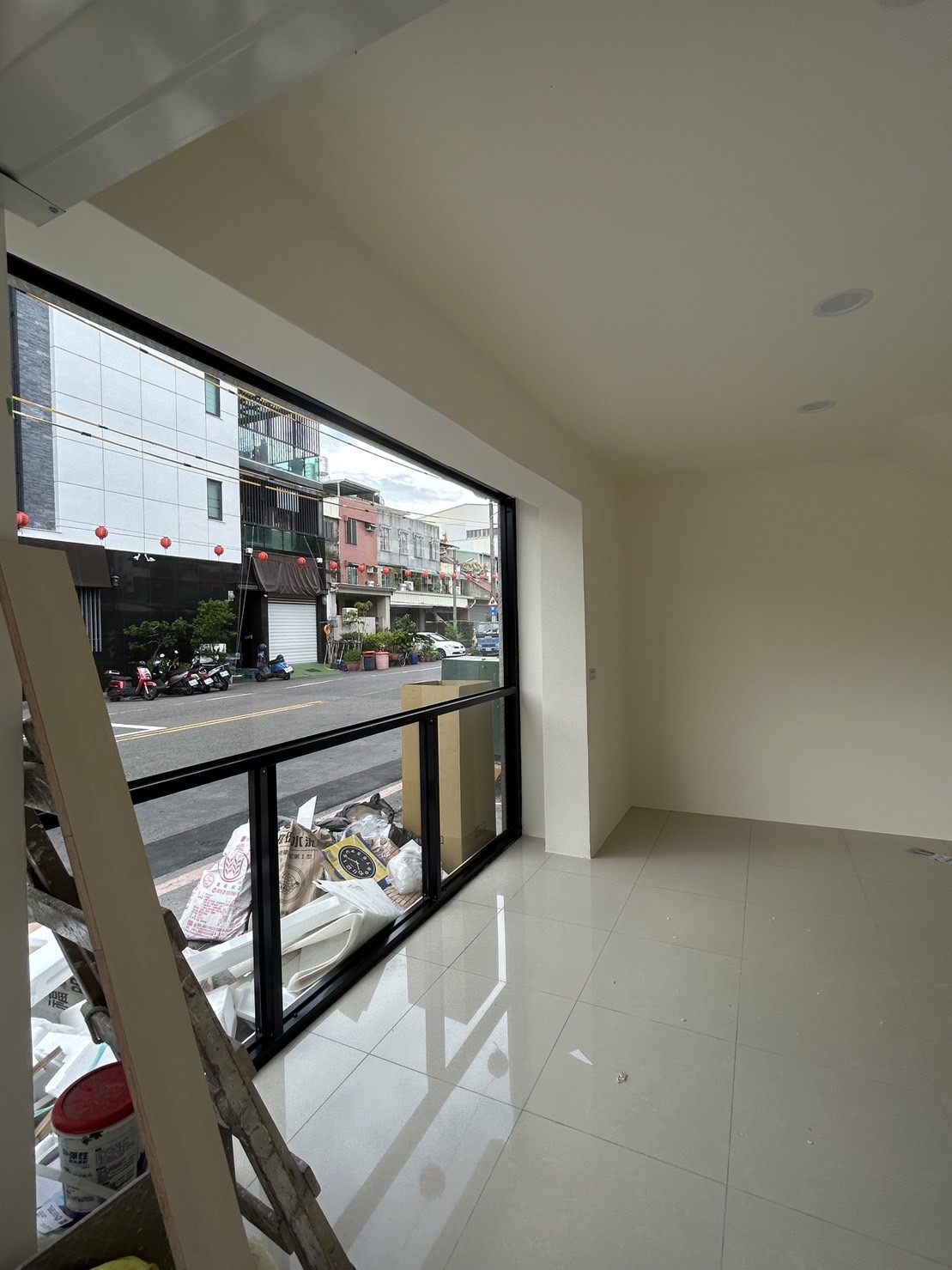 【育德路透天店面全棟整修工程】